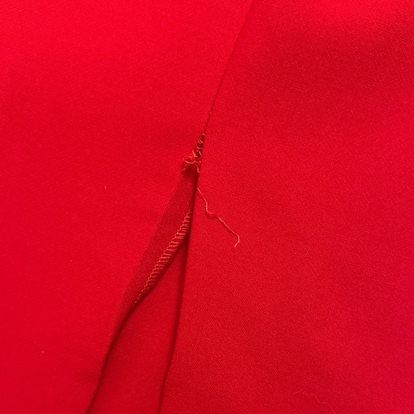 Zara Elegant Red Off-Shoulder Dress - Picture 5 of 8